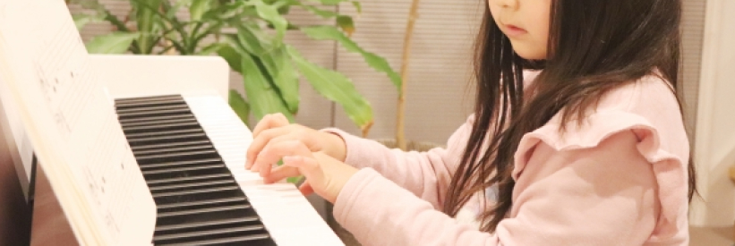 北海道室蘭市八丁平 ホワイトウィングの裏にある個人のピアノ教室です。